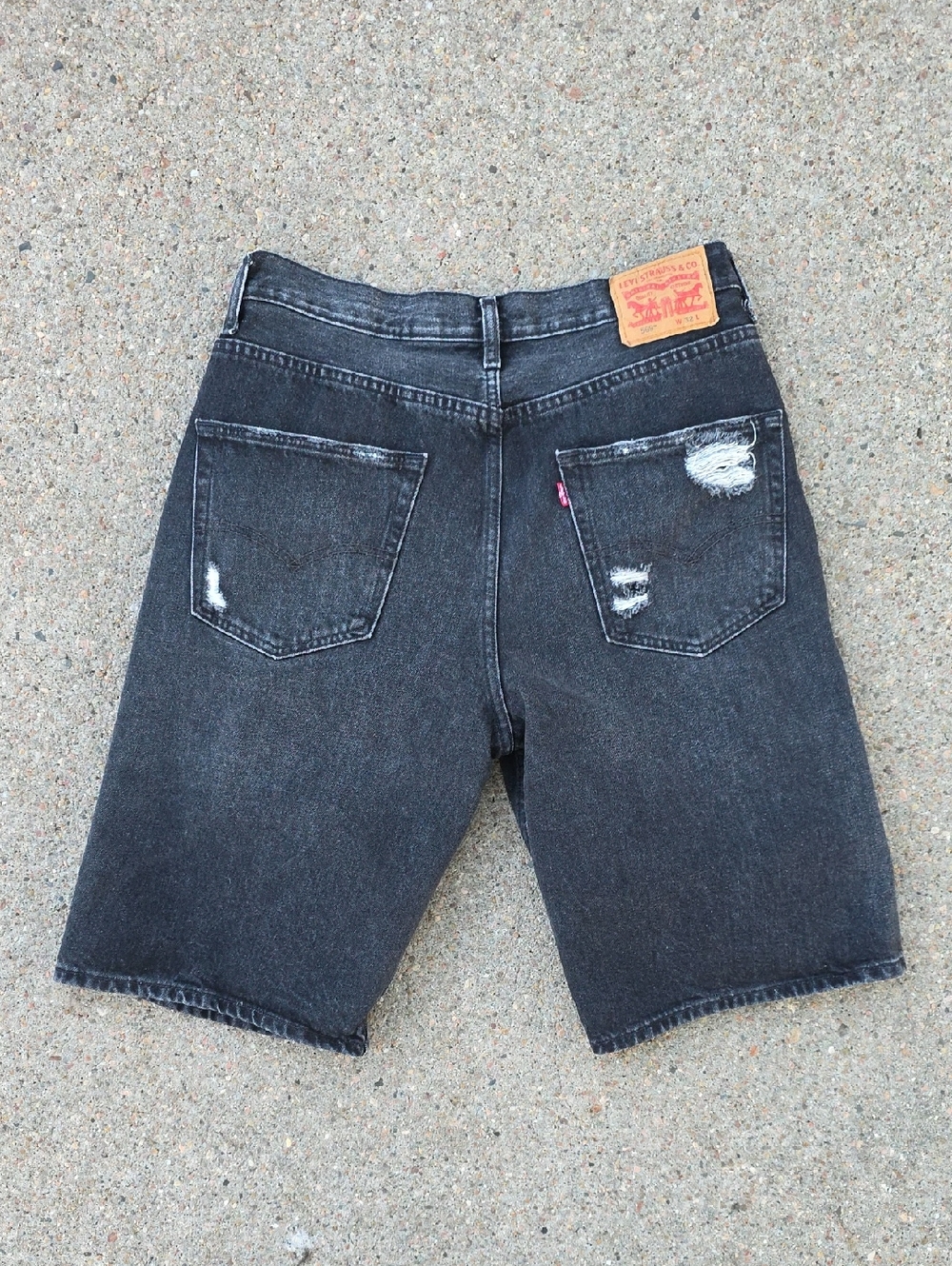 Levi's 569 Men’s Black Straight Distressed/ Ripped Shorts Jorts Size 32
